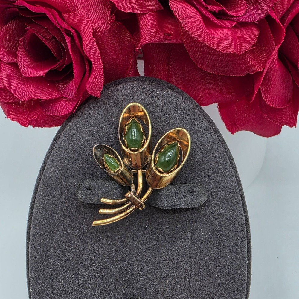 Karatclad Bell Trading Gold Tone Jade Stone Brooch Pin Floral Calla Lily Bouqet